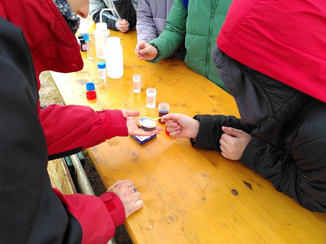 Atelier sur l’acidité des solutions avec l'OHGE 