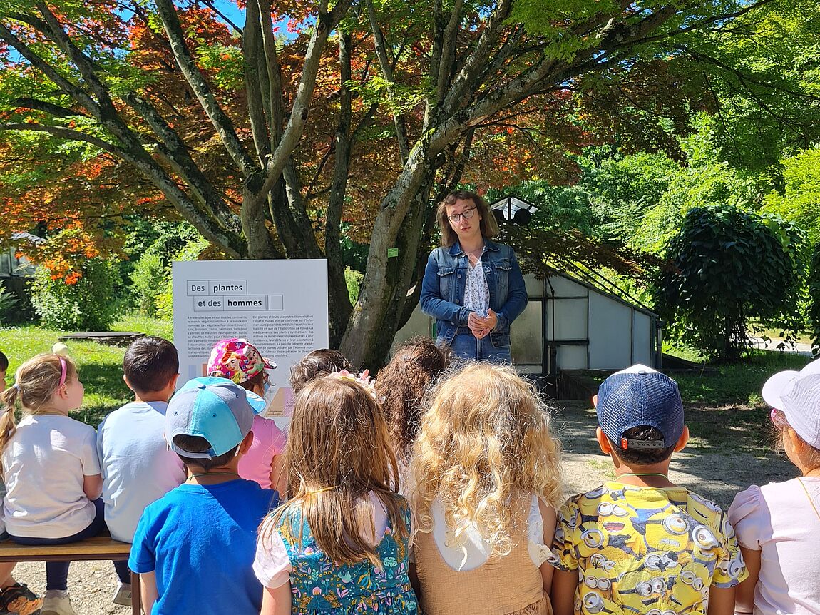 Groupe d'enfants lors d'un atelier pédagogique au Jardin botanique