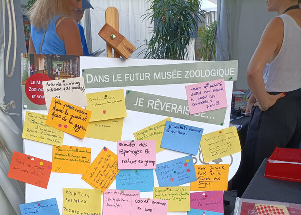 Mur d'expression destiné à recueillir l'avis du public sur le Musée zoologique, lors de l'événement Strasculture, en septembre 2023. © DR